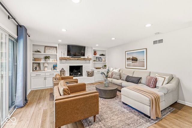 14910 Amkey Court, Carmel, IN 46032