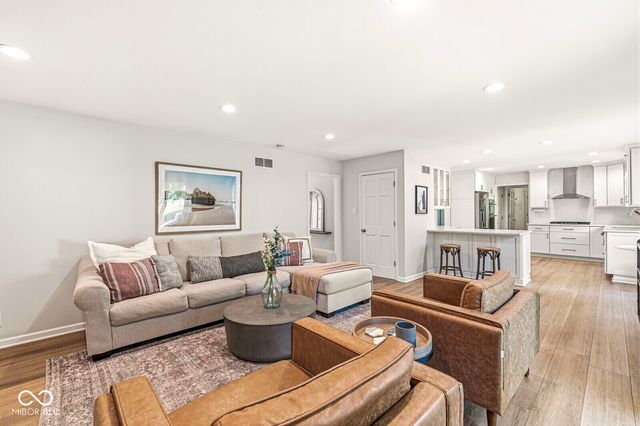 14910 Amkey Court, Carmel, IN 46032