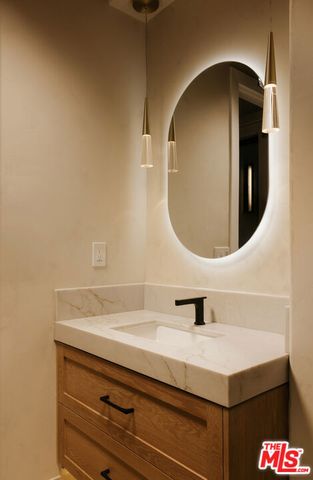 25471 Prado De Oro, Calabasas, CA 91302