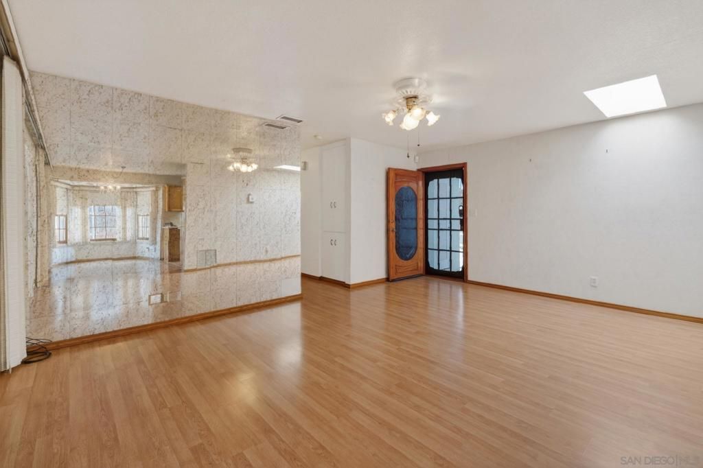 Image 11 of property listing at 1360 Monterey Court, Chula Vista, CA 91911