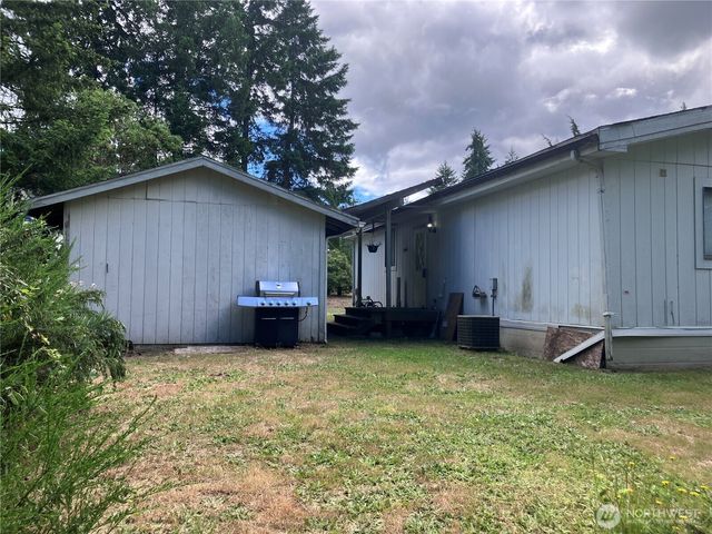 1710 E Trails End, Belfair, WA 98528