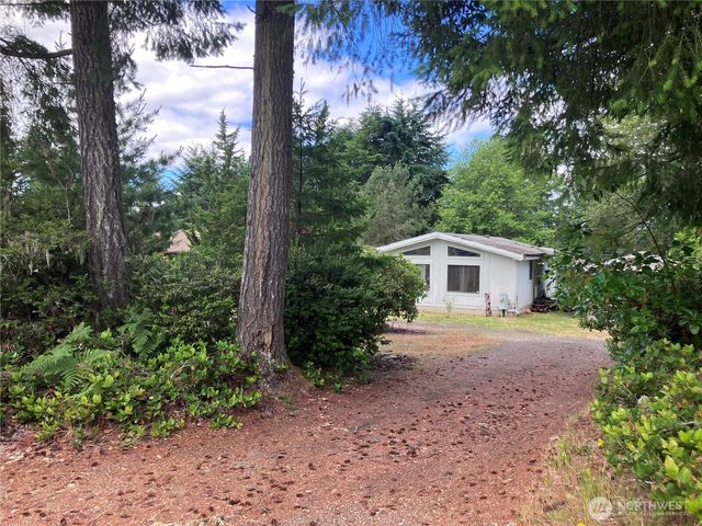 1710 E Trails End, Belfair, WA 98528