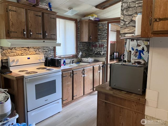 1710 E Trails End, Belfair, WA 98528
