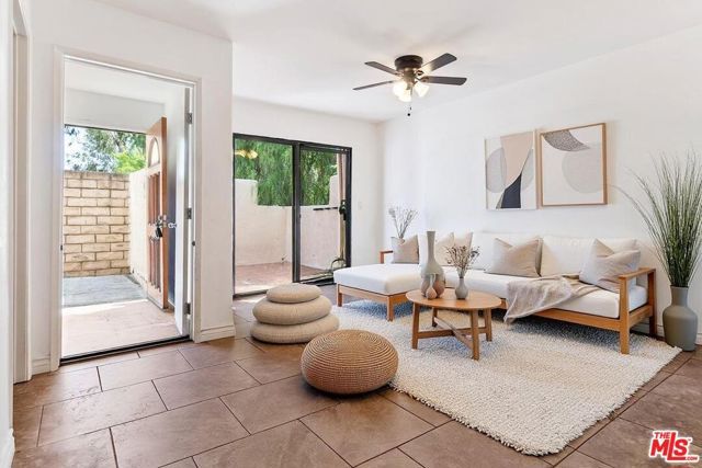 5322 Colodny Drive 9, Agoura Hills, CA 91301