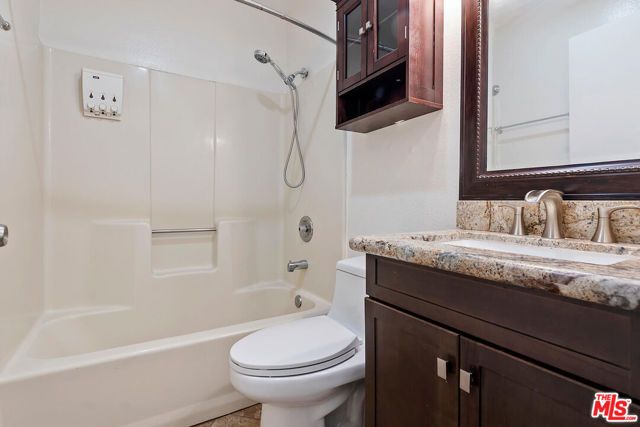 5322 Colodny Drive 9, Agoura Hills, CA 91301