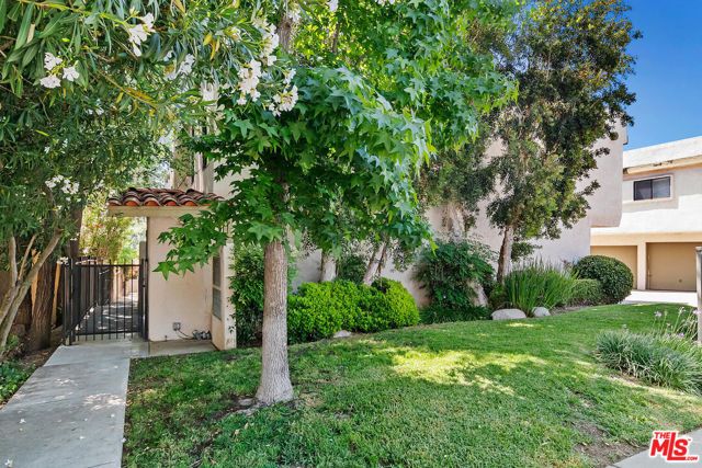 5322 Colodny Drive 9, Agoura Hills, CA 91301
