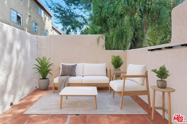 5322 Colodny Drive 9, Agoura Hills, CA 91301