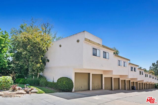 5322 Colodny Drive 9, Agoura Hills, CA 91301