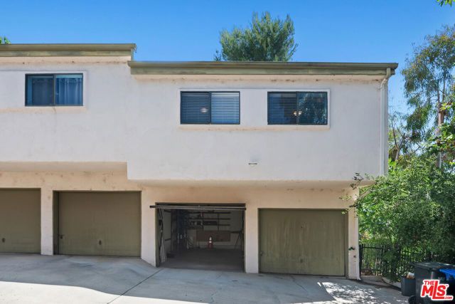 5322 Colodny Drive 9, Agoura Hills, CA 91301
