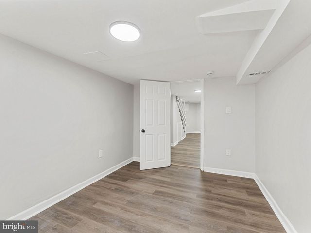 5631 N 11TH ST, Philadelphia, PA 19141