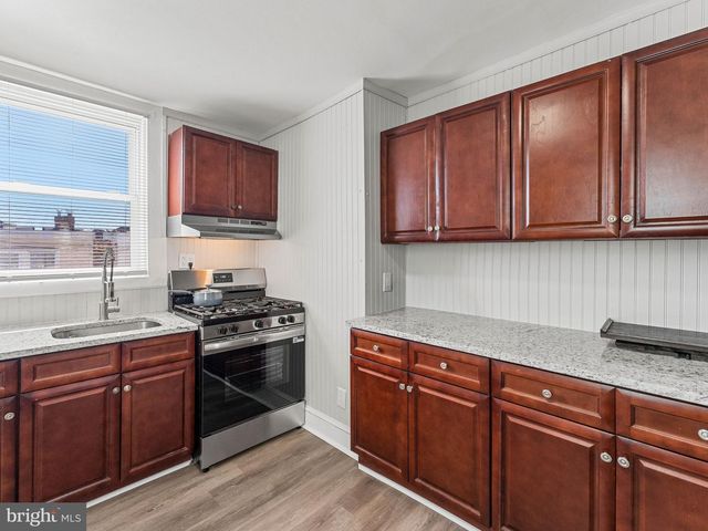 5631 N 11TH ST, Philadelphia, PA 19141