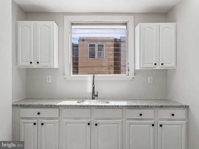 5631 N 11TH ST, Philadelphia, PA 19141