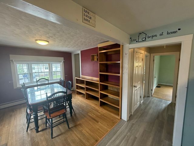 43 Manor Rd, Shrewsbury, MA 01545