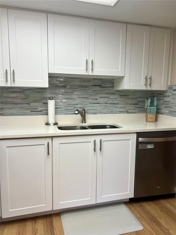1801 E LAKE ROAD 17C, Palm Harbor, FL 34685