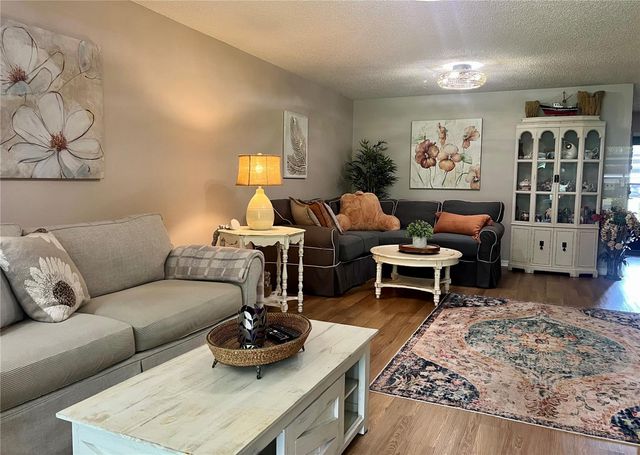 1801 E LAKE ROAD 17C, Palm Harbor, FL 34685