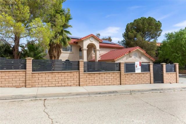 7237 Ojai Drive, Palmdale, CA 93551