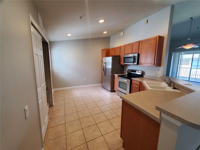 2215 KINGS PALACE DRIVE, Riverview, FL 33578