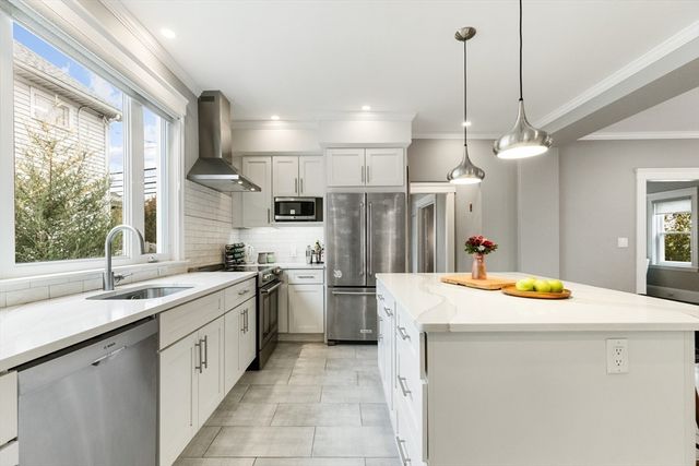 52 Warren St, Arlington, MA 02474