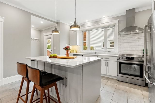 52 Warren St, Arlington, MA 02474