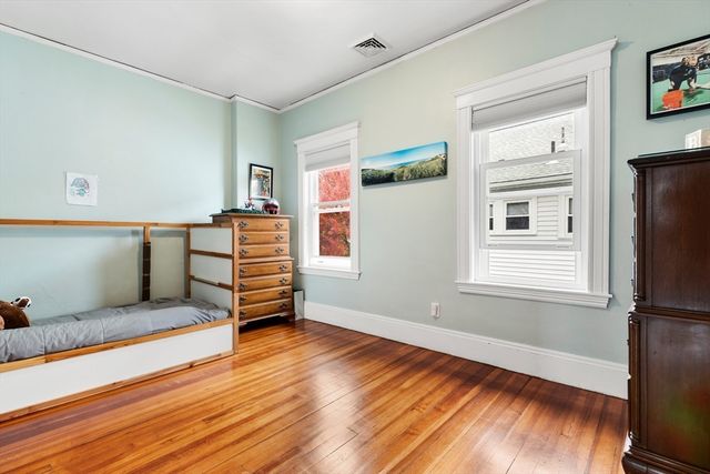 52 Warren St, Arlington, MA 02474