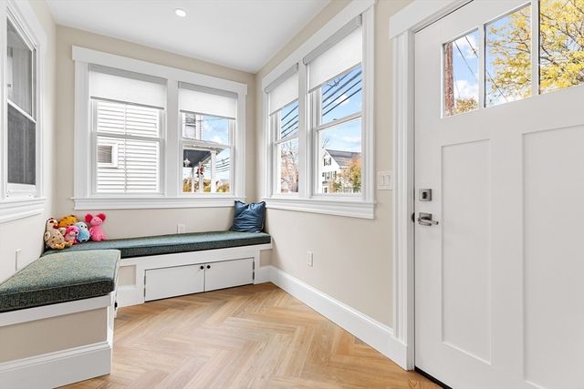 52 Warren St, Arlington, MA 02474