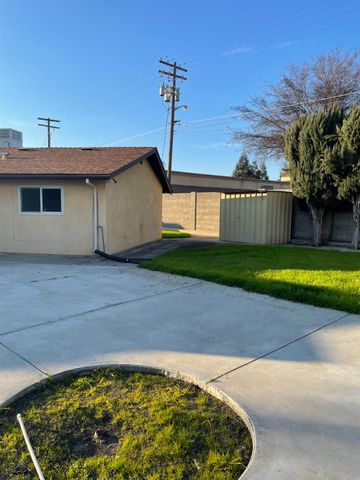 2113 Milford Ln, Modesto, CA 95355