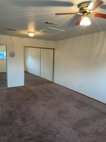 2113 Milford Ln, Modesto, CA 95355