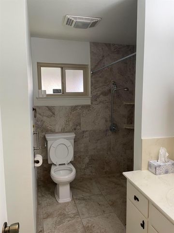 2113 Milford Ln, Modesto, CA 95355