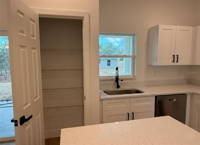 1813 W HIALEAH DRIVE, Citrus Springs, FL 34434