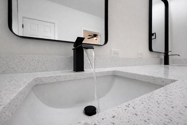 1813 W HIALEAH DRIVE, Citrus Springs, FL 34434