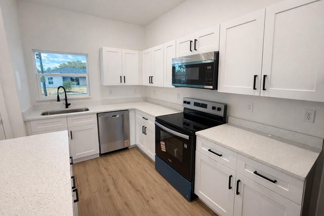 1813 W HIALEAH DRIVE, Citrus Springs, FL 34434