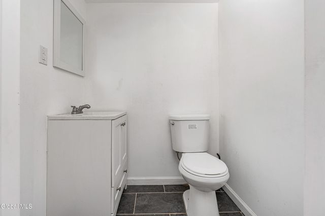 6 Hopkins Lane, Schaghticoke, NY 12182