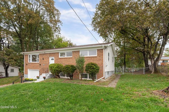 6 Hopkins Lane, Schaghticoke, NY 12182