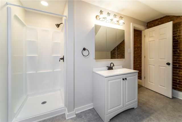 5143 Carnegie St, Lawrenceville, PA 15201