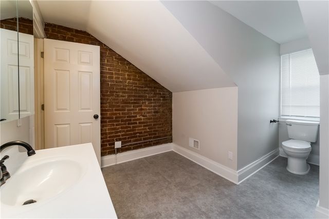 5143 Carnegie St, Lawrenceville, PA 15201