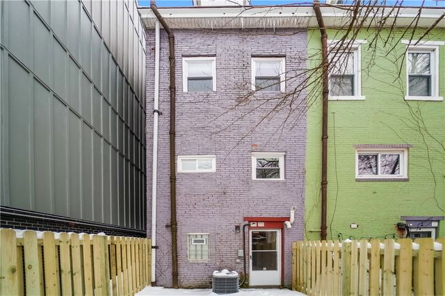 5143 Carnegie St, Lawrenceville, PA 15201