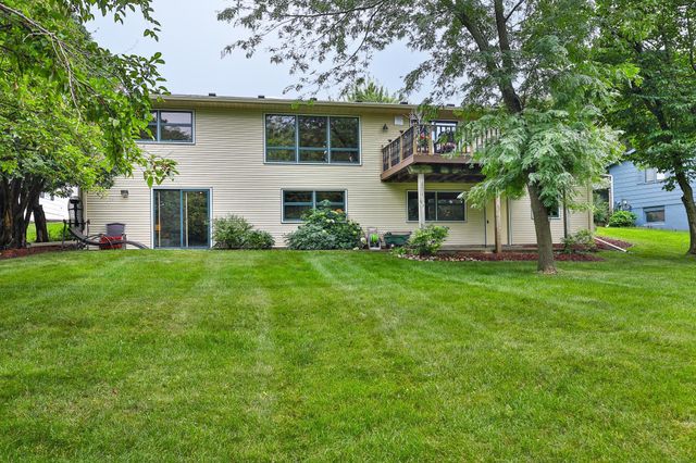 2011 Telemark Lane NW, Rochester, MN 55901
