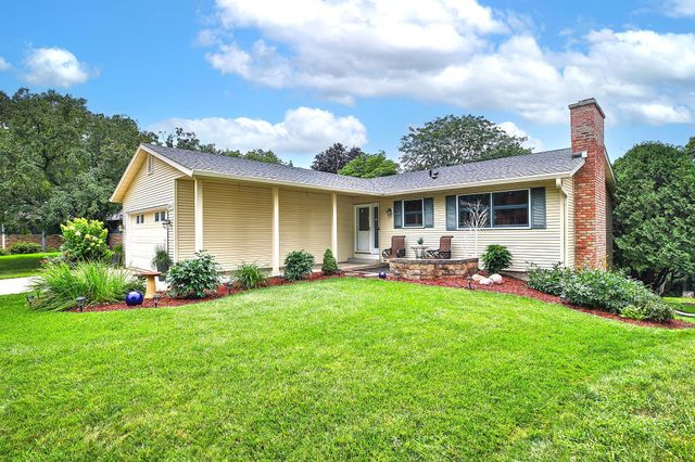2011 Telemark Lane NW, Rochester, MN 55901