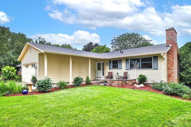 2011 Telemark Lane NW, Rochester, MN 55901