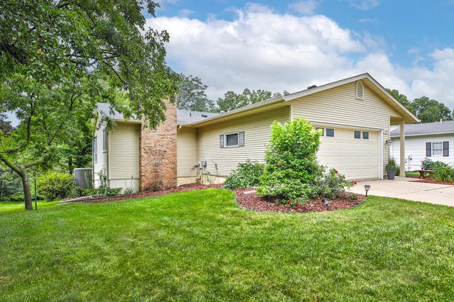 2011 Telemark Lane NW, Rochester, MN 55901