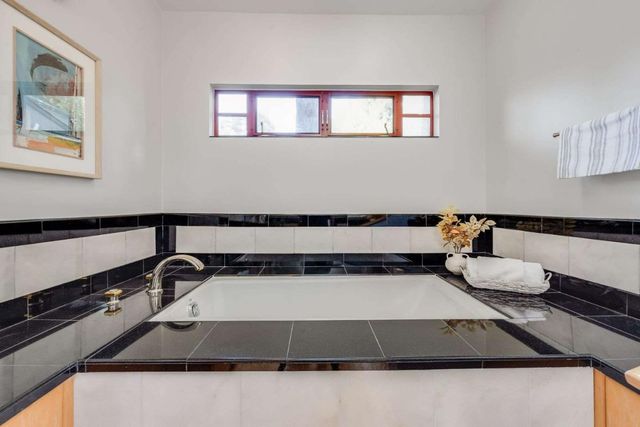 2513 Alpine Road, Menlo Park, CA 94025