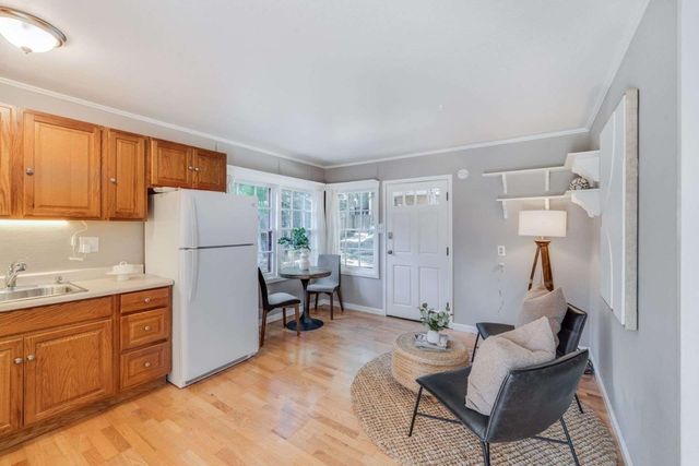 2513 Alpine Road, Menlo Park, CA 94025