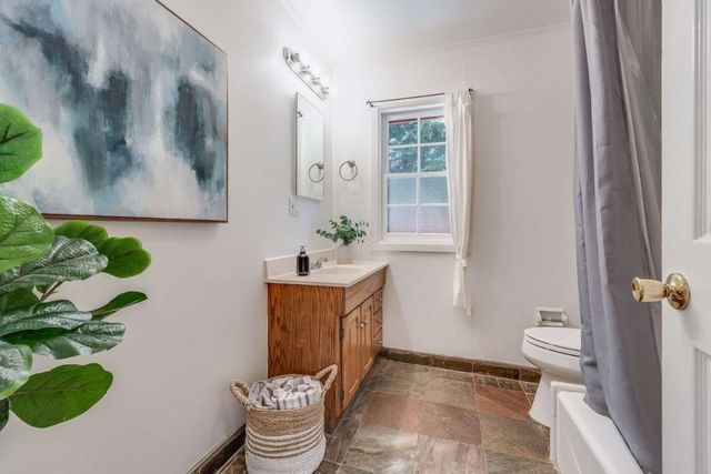 2513 Alpine Road, Menlo Park, CA 94025