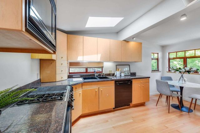 2513 Alpine Road, Menlo Park, CA 94025