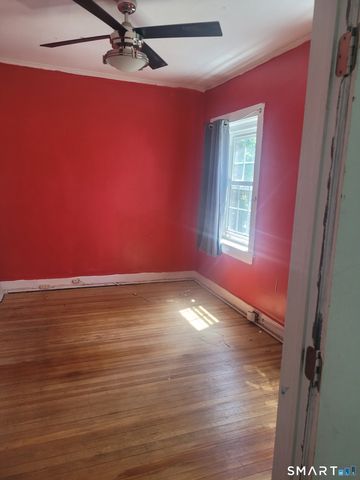 606 Wilmot Avenue 4, Bridgeport, CT 06607