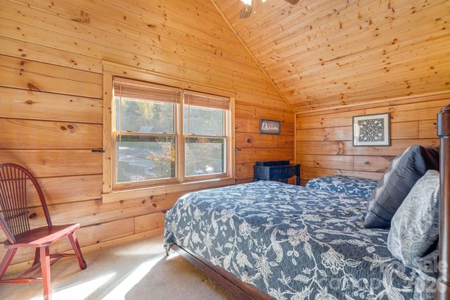 121 Scenic Wolf Drive, Mars Hill, NC 28754