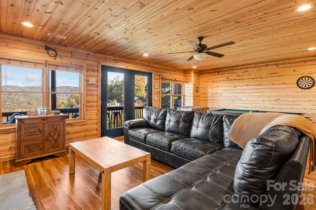 121 Scenic Wolf Drive, Mars Hill, NC 28754