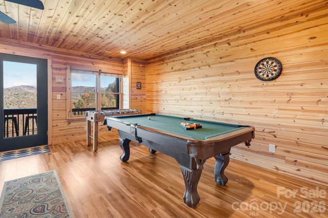 121 Scenic Wolf Drive, Mars Hill, NC 28754
