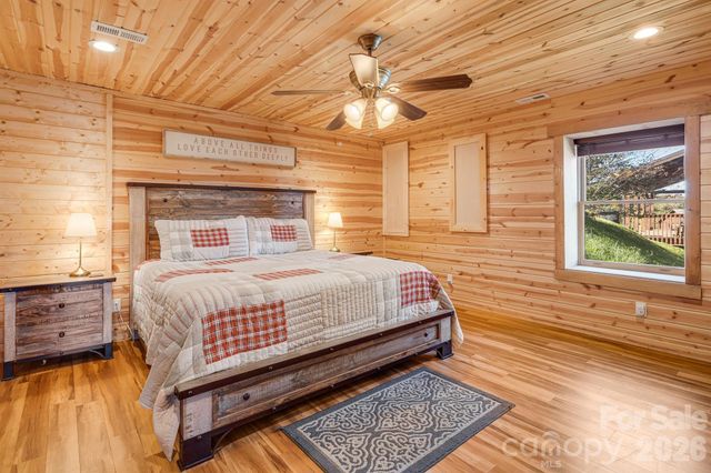 121 Scenic Wolf Drive, Mars Hill, NC 28754