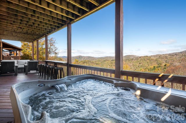 121 Scenic Wolf Drive, Mars Hill, NC 28754